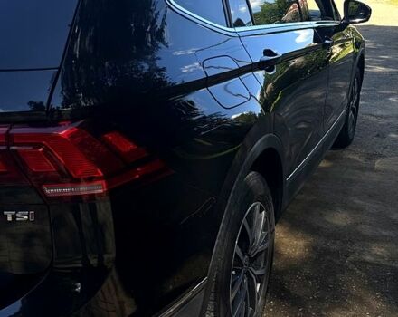 Черный Фольксваген Тигуан, объемом двигателя 2 л и пробегом 176 тыс. км за 17000 $, фото 6 на Automoto.ua