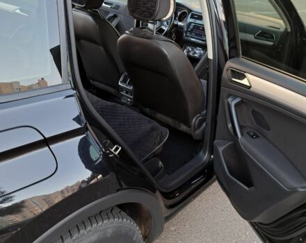 Чорний Фольксваген Тігуан, об'ємом двигуна 2 л та пробігом 176 тис. км за 20500 $, фото 11 на Automoto.ua