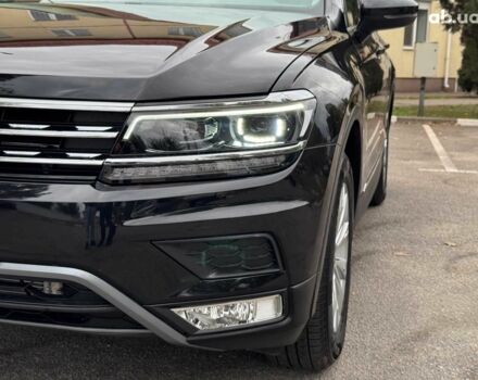 Черный Фольксваген Тигуан, объемом двигателя 2 л и пробегом 143 тыс. км за 18690 $, фото 8 на Automoto.ua