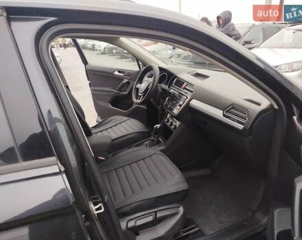 Черный Фольксваген Тигуан, объемом двигателя 1.98 л и пробегом 293 тыс. км за 12999 $, фото 4 на Automoto.ua