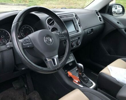 Чорний Фольксваген Тігуан, об'ємом двигуна 2 л та пробігом 187 тис. км за 10900 $, фото 9 на Automoto.ua