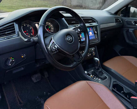 Черный Фольксваген Тигуан, объемом двигателя 1.98 л и пробегом 132 тыс. км за 18500 $, фото 9 на Automoto.ua