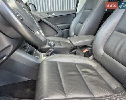 Чорний Фольксваген Тігуан, об'ємом двигуна 1.98 л та пробігом 117 тис. км за 17890 $, фото 42 на Automoto.ua