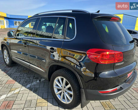 Черный Фольксваген Тигуан, объемом двигателя 2 л и пробегом 100 тыс. км за 14200 $, фото 3 на Automoto.ua