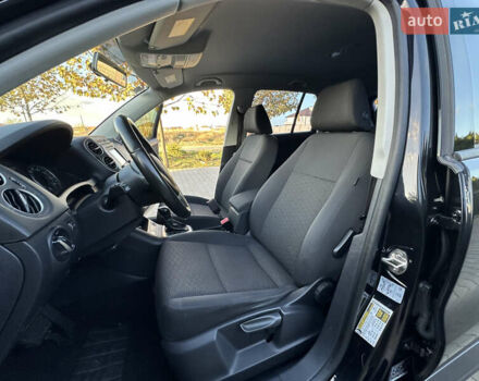 Черный Фольксваген Тигуан, объемом двигателя 2 л и пробегом 100 тыс. км за 14200 $, фото 51 на Automoto.ua