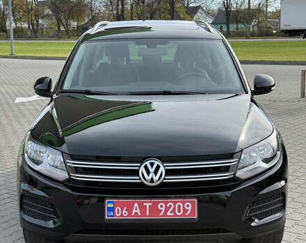 Чорний Фольксваген Тігуан, об'ємом двигуна 2 л та пробігом 104 тис. км за 15500 $, фото 1 на Automoto.ua