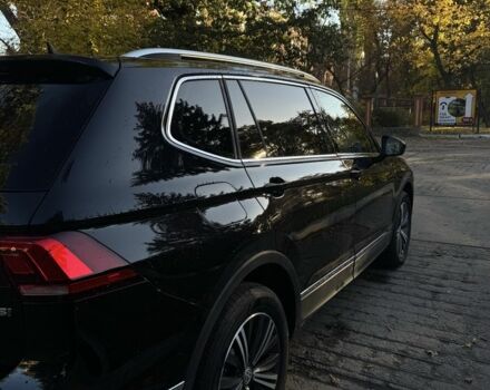 Чорний Фольксваген Тігуан, об'ємом двигуна 2 л та пробігом 127 тис. км за 22000 $, фото 2 на Automoto.ua