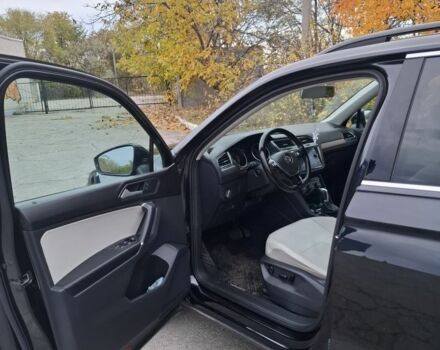 Черный Фольксваген Тигуан, объемом двигателя 2 л и пробегом 94 тыс. км за 21000 $, фото 3 на Automoto.ua