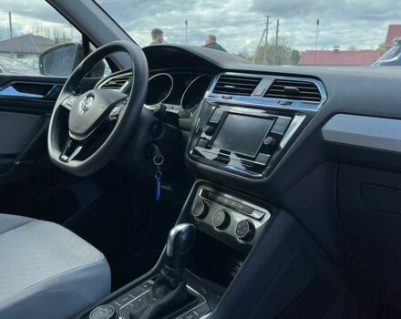 Чорний Фольксваген Тігуан, об'ємом двигуна 2 л та пробігом 42 тис. км за 17000 $, фото 17 на Automoto.ua