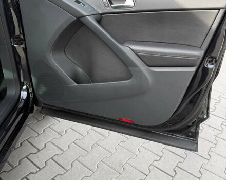 Черный Фольксваген Тигуан, объемом двигателя 2 л и пробегом 104 тыс. км за 14900 $, фото 13 на Automoto.ua