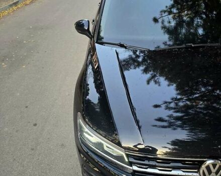 Черный Фольксваген Тигуан, объемом двигателя 1.98 л и пробегом 130 тыс. км за 24499 $, фото 2 на Automoto.ua