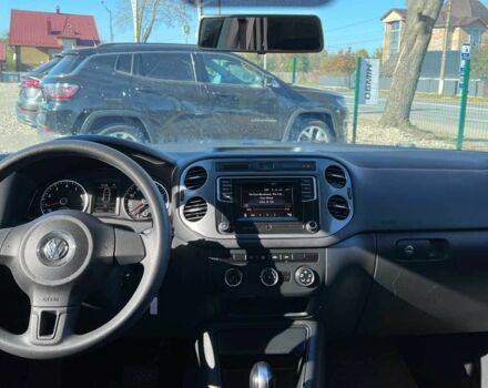 Чорний Фольксваген Тігуан, об'ємом двигуна 2 л та пробігом 142 тис. км за 12200 $, фото 10 на Automoto.ua