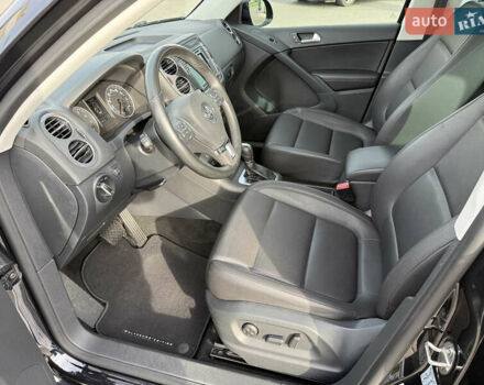 Чорний Фольксваген Тігуан, об'ємом двигуна 2 л та пробігом 104 тис. км за 15500 $, фото 9 на Automoto.ua