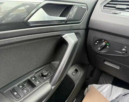 Черный Фольксваген Тигуан, объемом двигателя 2 л и пробегом 102 тыс. км за 12100 $, фото 10 на Automoto.ua