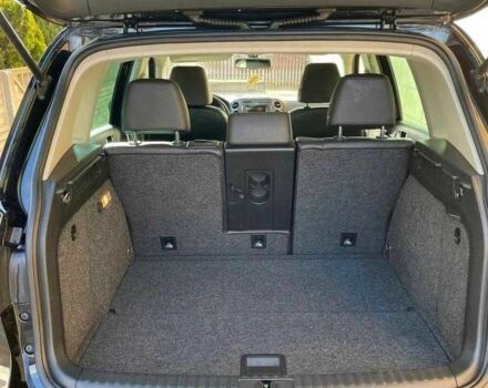 Чорний Фольксваген Тігуан, об'ємом двигуна 2 л та пробігом 153 тис. км за 12000 $, фото 8 на Automoto.ua