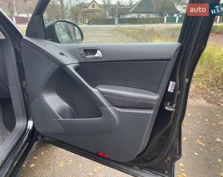 Черный Фольксваген Тигуан, объемом двигателя 1.98 л и пробегом 109 тыс. км за 12900 $, фото 9 на Automoto.ua