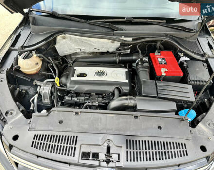 Черный Фольксваген Тигуан, объемом двигателя 2 л и пробегом 175 тыс. км за 12333 $, фото 67 на Automoto.ua