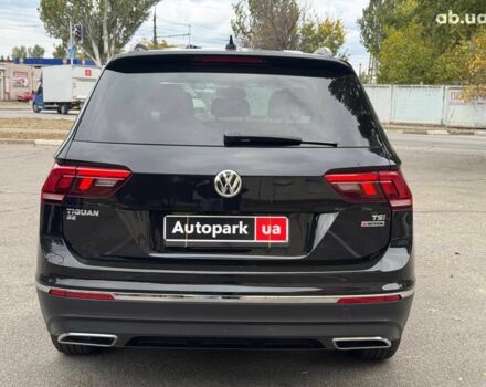 Черный Фольксваген Тигуан, объемом двигателя 2 л и пробегом 143 тыс. км за 18690 $, фото 3 на Automoto.ua