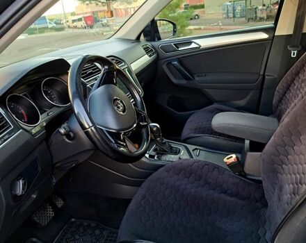 Черный Фольксваген Тигуан, объемом двигателя 2 л и пробегом 177 тыс. км за 20500 $, фото 4 на Automoto.ua