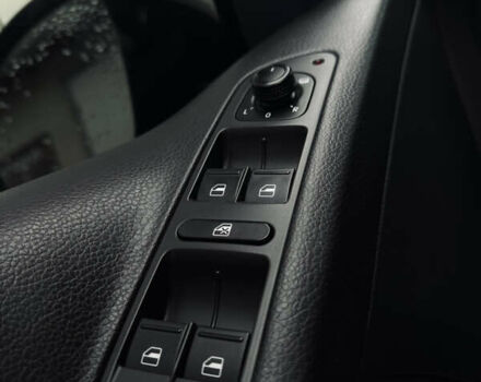 Чорний Фольксваген Тігуан, об'ємом двигуна 1.98 л та пробігом 210 тис. км за 11400 $, фото 4 на Automoto.ua