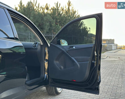 Черный Фольксваген Тигуан, объемом двигателя 2 л и пробегом 100 тыс. км за 14200 $, фото 41 на Automoto.ua