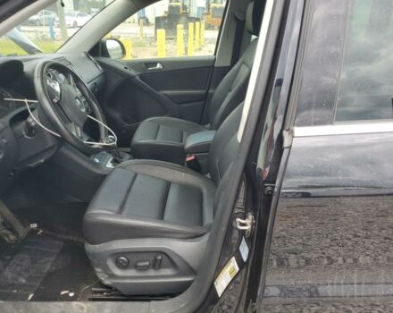 Черный Фольксваген Тигуан, объемом двигателя 2 л и пробегом 148 тыс. км за 9800 $, фото 6 на Automoto.ua