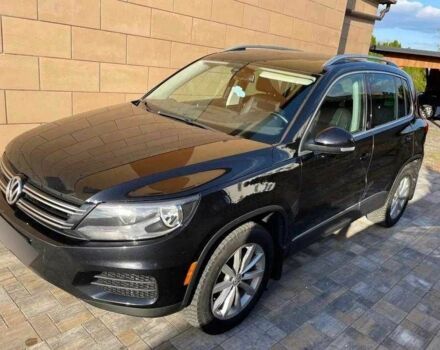 Чорний Фольксваген Тігуан, об'ємом двигуна 2 л та пробігом 153 тис. км за 12000 $, фото 2 на Automoto.ua