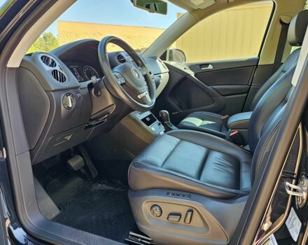 Черный Фольксваген Тигуан, объемом двигателя 2 л и пробегом 57 тыс. км за 11300 $, фото 6 на Automoto.ua