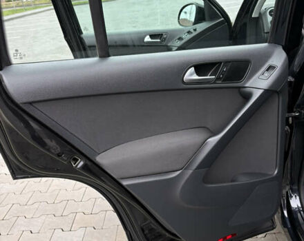 Черный Фольксваген Тигуан, объемом двигателя 2 л и пробегом 95 тыс. км за 14499 $, фото 21 на Automoto.ua