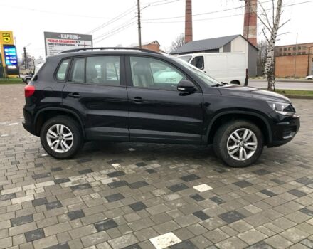 Чорний Фольксваген Тігуан, об'ємом двигуна 2 л та пробігом 187 тис. км за 10900 $, фото 5 на Automoto.ua