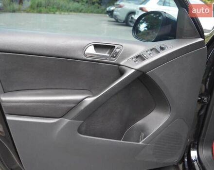 Черный Фольксваген Тигуан, объемом двигателя 1.98 л и пробегом 166 тыс. км за 15000 $, фото 13 на Automoto.ua