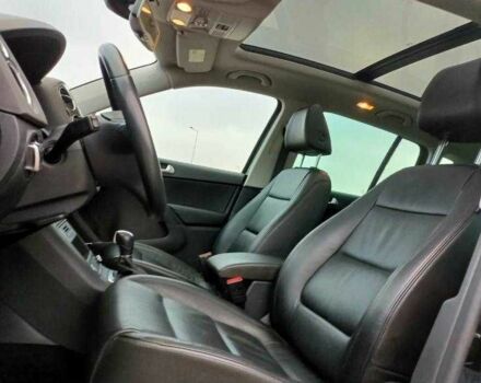 Чорний Фольксваген Тігуан, об'ємом двигуна 2 л та пробігом 82 тис. км за 10300 $, фото 10 на Automoto.ua