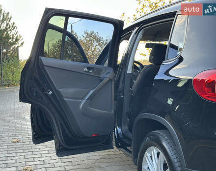 Черный Фольксваген Тигуан, объемом двигателя 2 л и пробегом 100 тыс. км за 14200 $, фото 32 на Automoto.ua