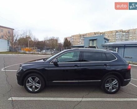 Черный Фольксваген Тигуан, объемом двигателя 2 л и пробегом 107 тыс. км за 21800 $, фото 1 на Automoto.ua