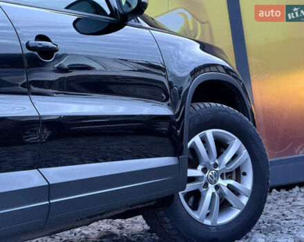 Черный Фольксваген Тигуан, объемом двигателя 2 л и пробегом 185 тыс. км за 13999 $, фото 25 на Automoto.ua