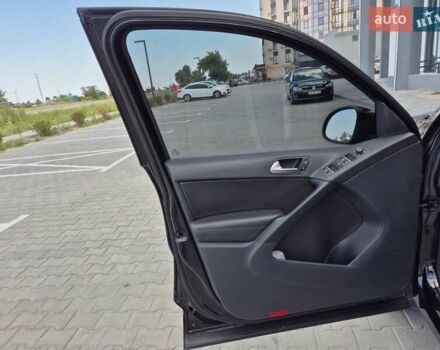 Чорний Фольксваген Тігуан, об'ємом двигуна 1.98 л та пробігом 117 тис. км за 17890 $, фото 41 на Automoto.ua