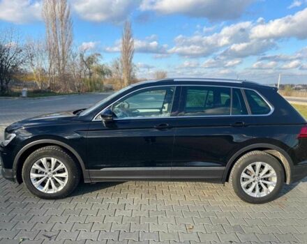 Черный Фольксваген Тигуан, объемом двигателя 2 л и пробегом 300 тыс. км за 17000 $, фото 5 на Automoto.ua