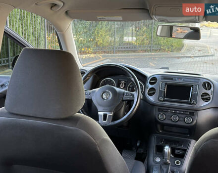 Черный Фольксваген Тигуан, объемом двигателя 2 л и пробегом 100 тыс. км за 14200 $, фото 31 на Automoto.ua