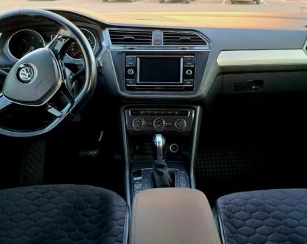 Чорний Фольксваген Тігуан, об'ємом двигуна 2 л та пробігом 176 тис. км за 20500 $, фото 8 на Automoto.ua