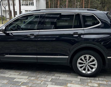 Черный Фольксваген Тигуан, объемом двигателя 1.98 л и пробегом 135 тыс. км за 20700 $, фото 3 на Automoto.ua