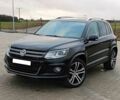 Чорний Фольксваген Тігуан, об'ємом двигуна 2 л та пробігом 82 тис. км за 10300 $, фото 6 на Automoto.ua