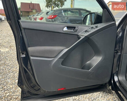 Черный Фольксваген Тигуан, объемом двигателя 1.98 л и пробегом 142 тыс. км за 12200 $, фото 9 на Automoto.ua