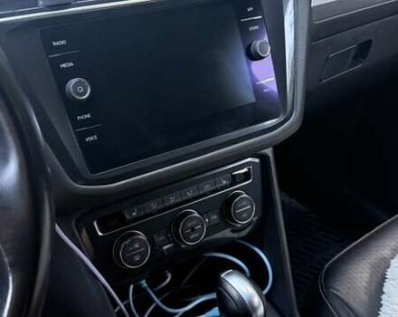 Черный Фольксваген Тигуан, объемом двигателя 1.98 л и пробегом 175 тыс. км за 17500 $, фото 10 на Automoto.ua