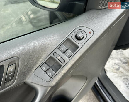 Черный Фольксваген Тигуан, объемом двигателя 2 л и пробегом 175 тыс. км за 12333 $, фото 37 на Automoto.ua