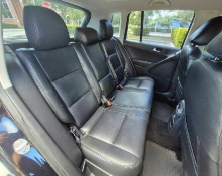 Черный Фольксваген Тигуан, объемом двигателя 2 л и пробегом 55 тыс. км за 17000 $, фото 11 на Automoto.ua