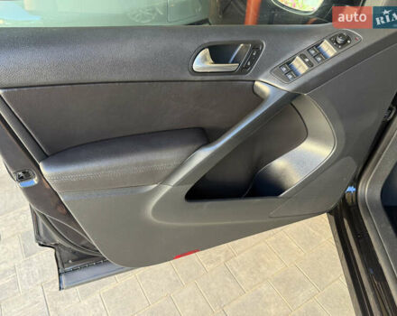 Черный Фольксваген Тигуан, объемом двигателя 1.98 л и пробегом 161 тыс. км за 14300 $, фото 14 на Automoto.ua