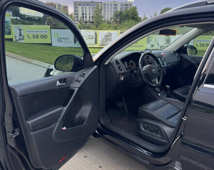 Чорний Фольксваген Тігуан, об'ємом двигуна 2 л та пробігом 117 тис. км за 15800 $, фото 15 на Automoto.ua