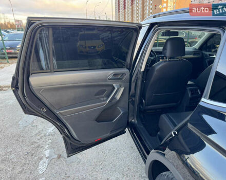 Черный Фольксваген Тигуан, объемом двигателя 1.98 л и пробегом 81 тыс. км за 21500 $, фото 37 на Automoto.ua