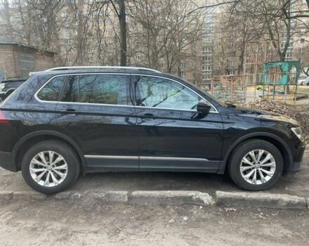 Черный Фольксваген Тигуан, объемом двигателя 2 л и пробегом 207 тыс. км за 22000 $, фото 2 на Automoto.ua