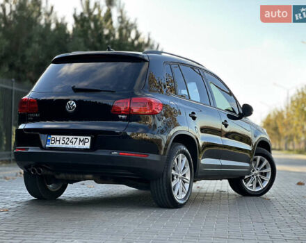 Черный Фольксваген Тигуан, объемом двигателя 2 л и пробегом 100 тыс. км за 14200 $, фото 2 на Automoto.ua